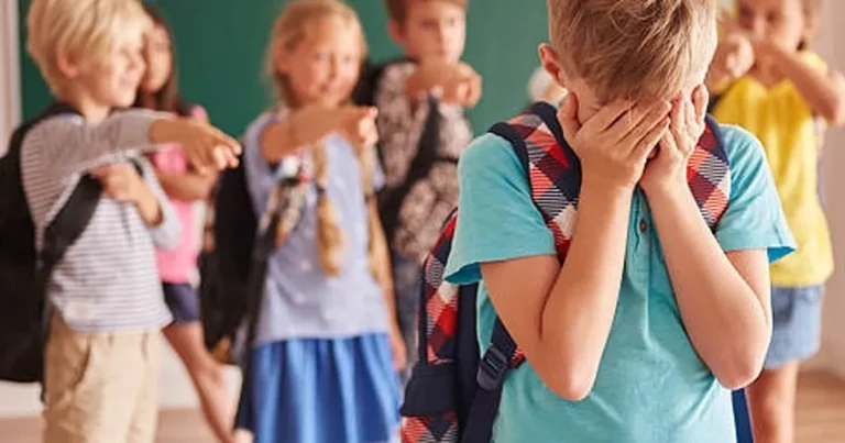 aile-ve-unicef-dijital-tehditler-ve-akran-zorbaligini-konusacak-5VBOhpQc.webp