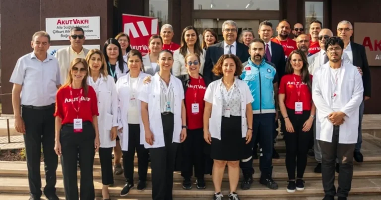 akut-vakfindan-hataya-saglik-destegi-fKw1Hjdz.webp