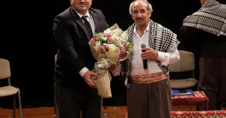 anadolunun-zengin-kulturu-ve-gelenegin-izleriyle-coskuya-donustu-GnbiakRO.webp