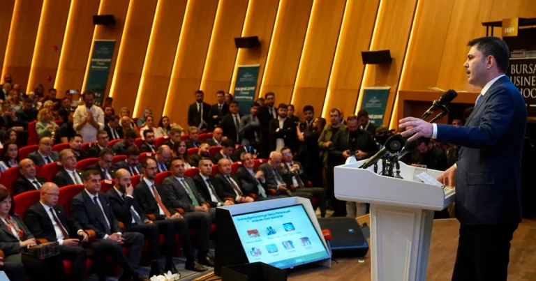 bakan-kurum-marmarada-kirlilik-yuku-artiyor-belediyelere-musilaj-uyarisi-1yASwM2S.webp