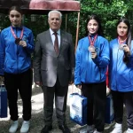 baskan-bozbey-bursanin-gururlariyla-bulustu-1CQ2xzOm.webp