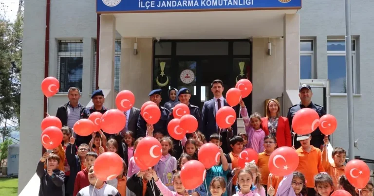 bilecik-pazaryerinde-500-ogrenci-jandarma-komutanliginda-OjcylxZf.webp