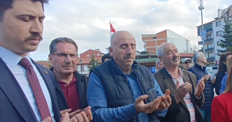 bilecik-pazaryerindehaci-adaylari-ugurlandi-RdBB2byr.webp