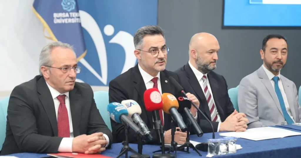 btuden-liselilere-iki-dev-proje-akademisyenler-okullarda-ogrenciler-universitede-Mv5ldwXU.webp