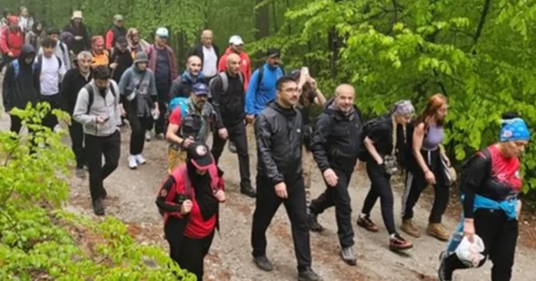bursa-inegolde-19-mayis-doga-yuruyusu-ile-basladi-cuWQJ7sN.webp