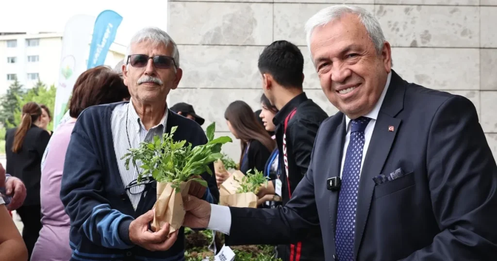 bursa-niluferde-310-bin-fide-vatandaslarla-bulusuyor-p5PKdVDt.webp