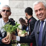 bursa-niluferde-310-bin-fide-vatandaslarla-bulusuyor-p5PKdVDt.webp