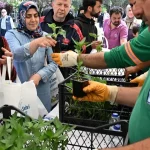 bursa-yildirimda-vatandasa-50-bin-fide-dagitildi-aNtdY3Oy.webp