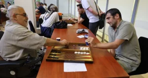 bursada-zarlar-esitlik-icin-atildi-LAQ6M39R.webp