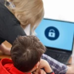 cocuklari-dijital-dunyanin-risklerinden-koruyacagiz-5jElBw5I.webp