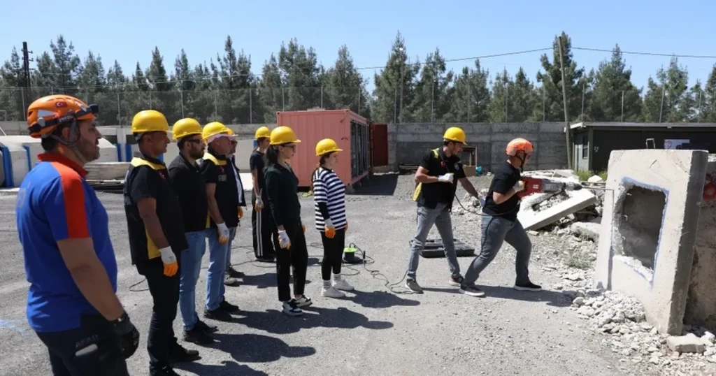 dbb-personelinden-olasi-afetlere-karsi-hazirlik-jw11admJ.webp