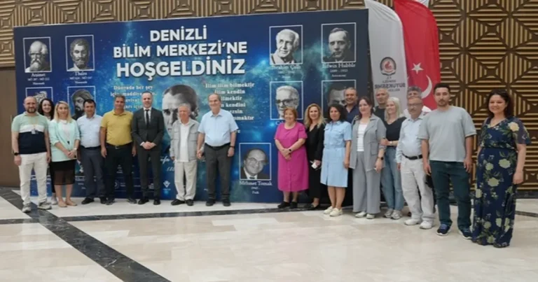denizlide-bilim-ve-sevgi-soylesisi-buyuk-ilgi-gordu-lJS2zQdL.webp