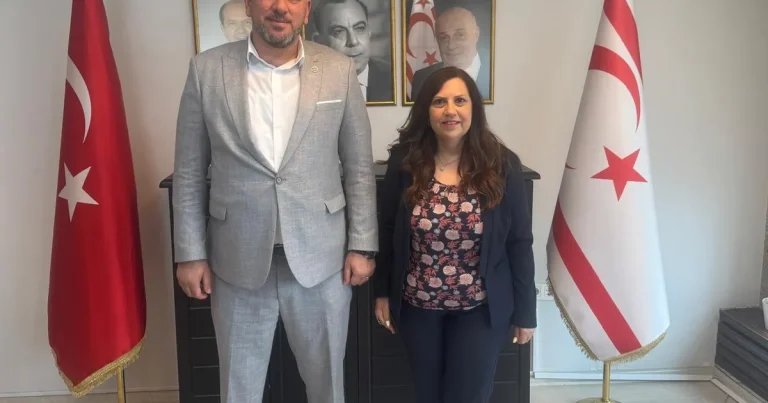 ege-bolgesi-is-insanlari-federasyonundan-onemli-ziyaret-TnjJUywc.webp
