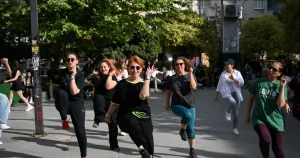 genclik-coskusu-bornova-sokaklarinda-yukseliyor-VAL6qhja.webp