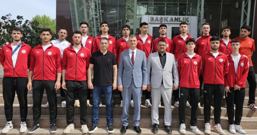 golcuklu-voleybolcularin-hedefi-turkiye-sampiyonasi-Cs7xzU1i.webp