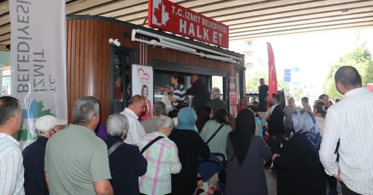 halk-et-mobil-aracina-korfezde-yogun-ilgi-V5gZktDV.webp