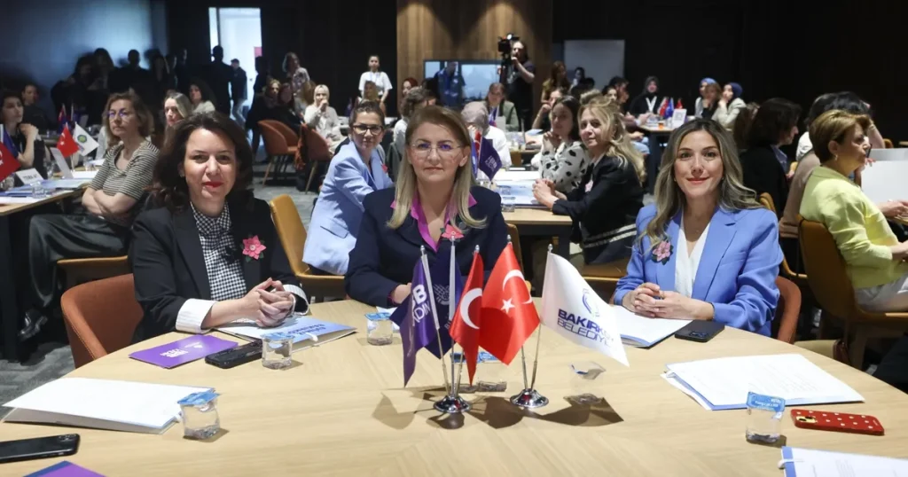 istanbul-bakirkoyde-kadinlar-icin-guvenli-yasam-calistayi-miXrrp8S.webp