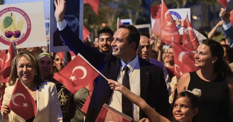 izmir-bornovada-19-mayis-coskusu-heyecani-reFqigA2.webp