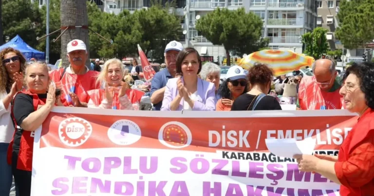 izmir-karabaglarda-kadina-siddete-isyan-dvTJKRNn.webp