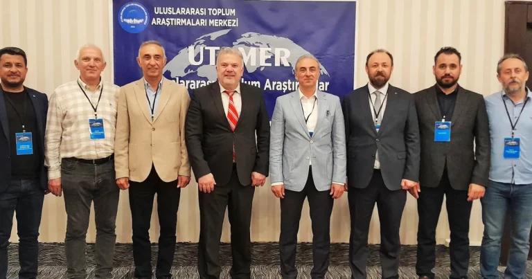 izmirde-taekwondo-ve-teknoloji-bulusmasi-lupwS7f4.webp