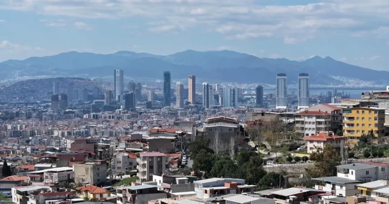 izmirin-deprem-ve-heyelan-riski-arastiriliyor-N6wvbpe2.webp