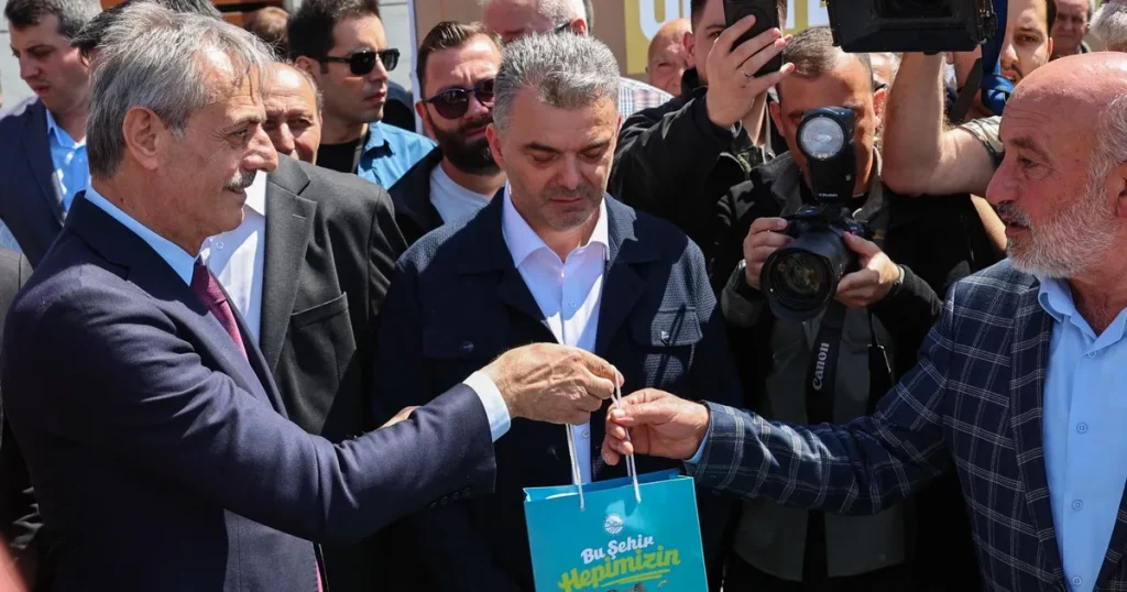 kahverengi-kokarca-kabusuna-karsi-mucize-bulus-jTY3LCXA.webp