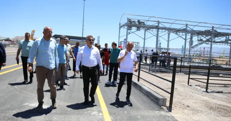 kayseri-melikgazide-kurban-hazirliklari-basladi-MM8umt7z.webp