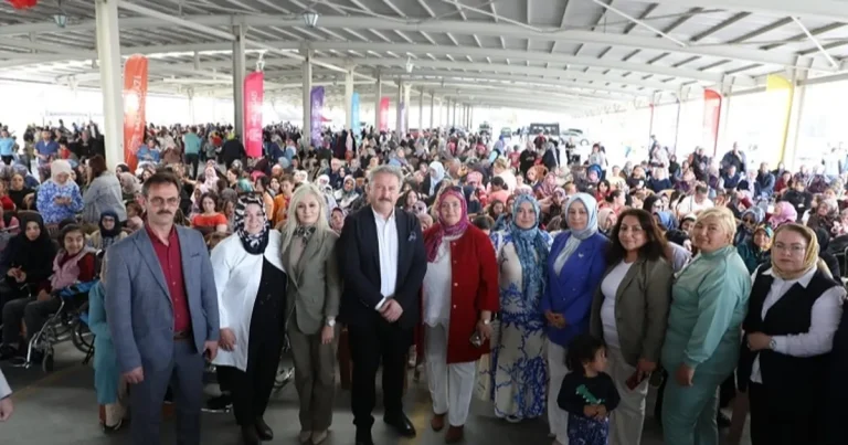 kayseri-melikgaziden-anneler-gunu-senligi-FbMtNyrP.webp