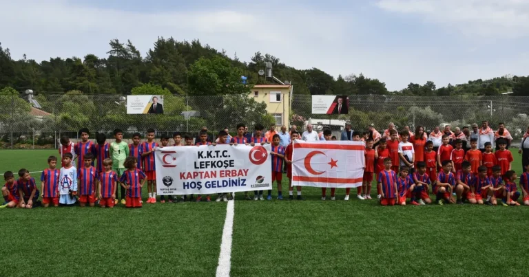 kktcli-minikler-antalya-kumlucada-dostluk-macinda-mcG67Q7D.webp