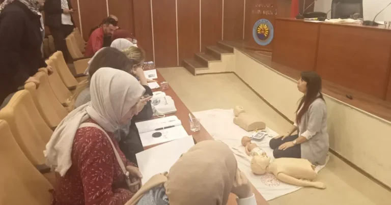 kocaeli-golcukte-personele-ilk-yardim-egitimi-9uzD2yq7.webp