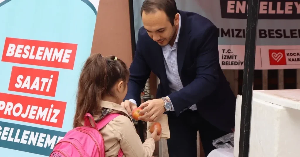 kocaeli-izmitte-minik-kalpler-beslenme-saatiyle-isindi-qXIHr9S3.webp