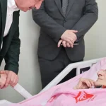 kocaelide-baskan-buyukakin-anneler-gununde-sehit-ailesi-ve-huzurevine-gitti-cbmPxOIa.webp