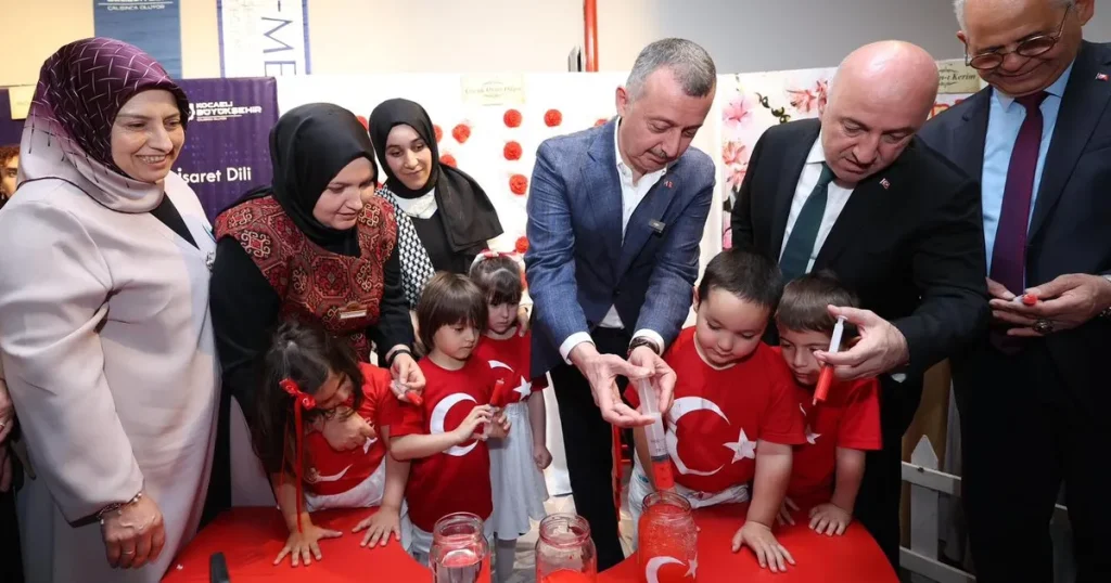 kocaelide-ko-mekin-eserleri-goz-kamastirdi-xsGC4rzY.webp