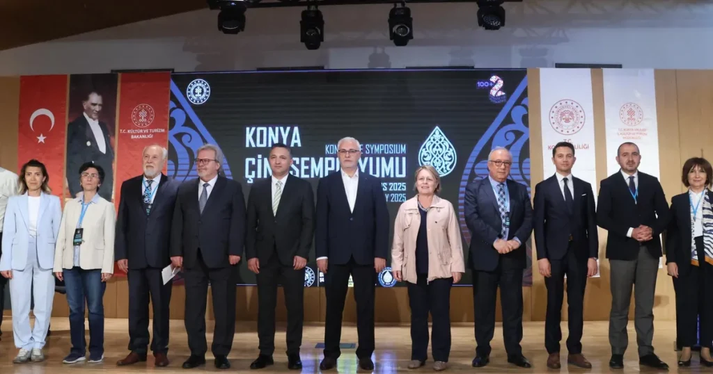 konya-cini-sempozyumunda-cini-sanati-ele-aliniyor-sOESNbcf.webp