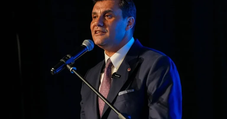 manisa-buyuksehir-yeni-nesil-uygulamalarini-tanitti-1RyrMLU2.webp