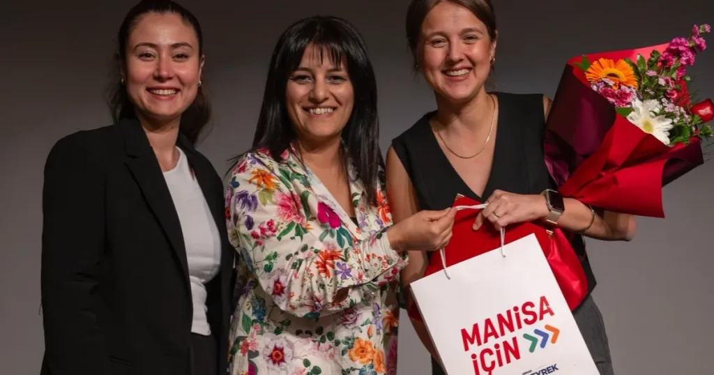 manisadan-isitme-engellilere-ozel-film-gosterimi-xBNkb9yp.webp