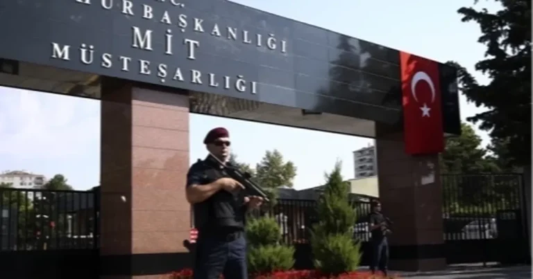 mit-sucustu-yakaladi-sahte-baz-istasyonu-kurmaya-calistilar-QTBLs2fp.webp