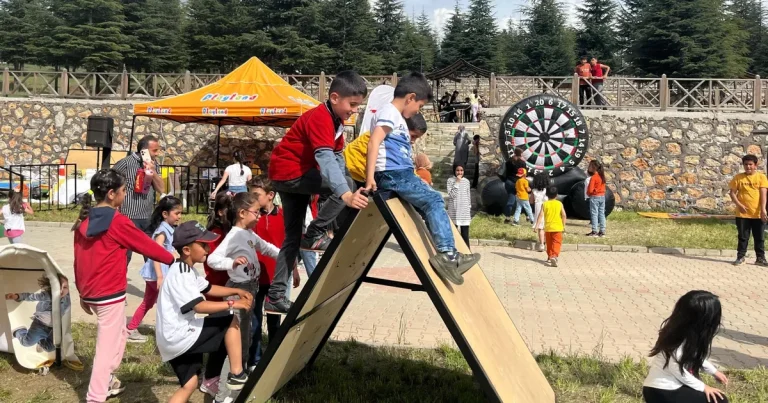 playland-eglence-tiri-dogansehirde-cocuklari-sevindirdi-V3xTJkrz.webp