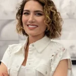 sema-ozevin-sanatin-yeni-dilini-teknolojiyle-kodluyorum-2BNtAbG1.webp