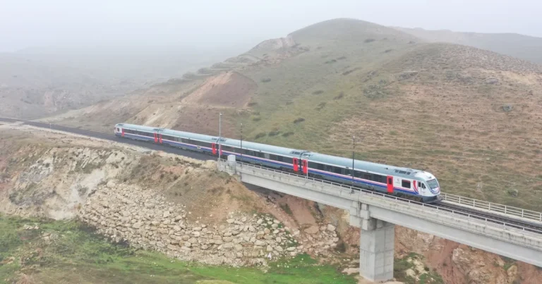siirte-34-kilometrelik-yeni-demiryolu-bolgesel-kalkinmaya-demiryolu-hamlesi-91Mzl7Nb.webp