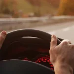 trafikte-guvenli-surus-icin-uc-altin-kural-dikkat-daginikligi-felakete-yol-aciyor-SiBl2kzd.webp