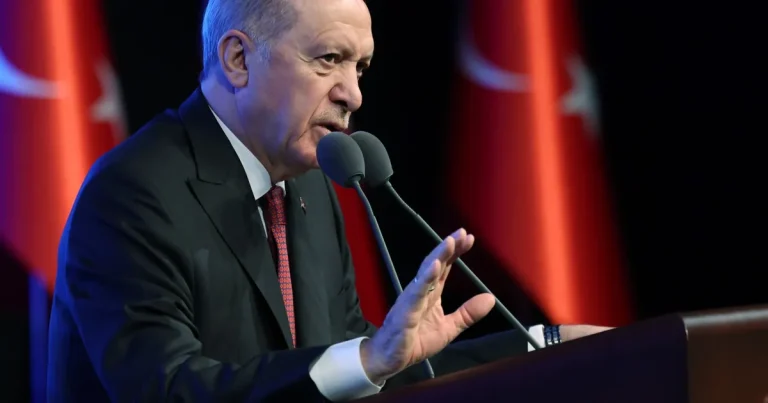 turkiye-yenilenebilir-enerjide-dev-adimlar-atiyor-hWUYMUnv.webp