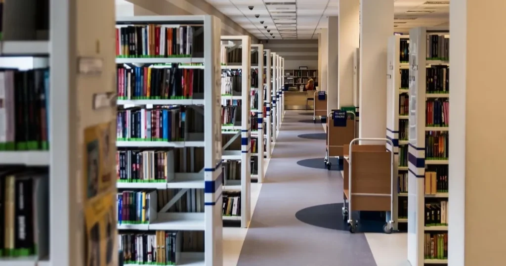 yayderden-kitap-okuma-krizi-uyarisi-IkNne4FY.webp